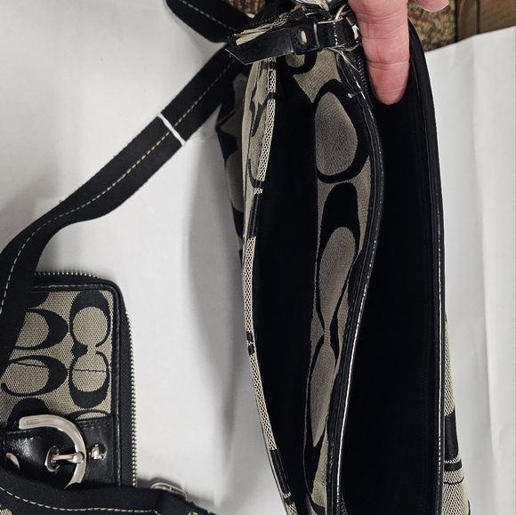 Coach - Picture 5 of 5